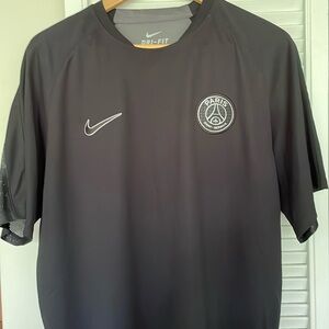 2015 Paris Saint Germain practice jersey.